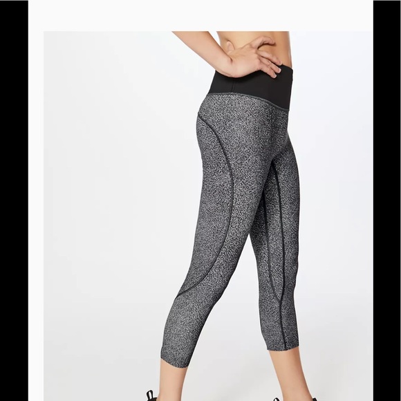 Lululemon Size 6 Nulu Crop Leggings - Picture 1 of 10